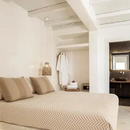 Luxury Naxos Grande Air Conditioning Outdoor Pool Villa *